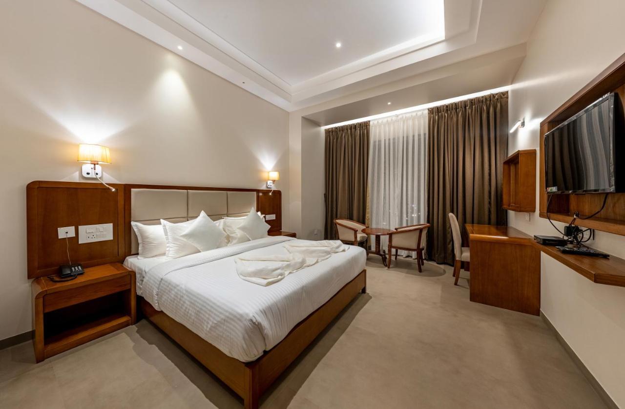 Grand Regal Hotel Chandoli Ngoại thất bức ảnh