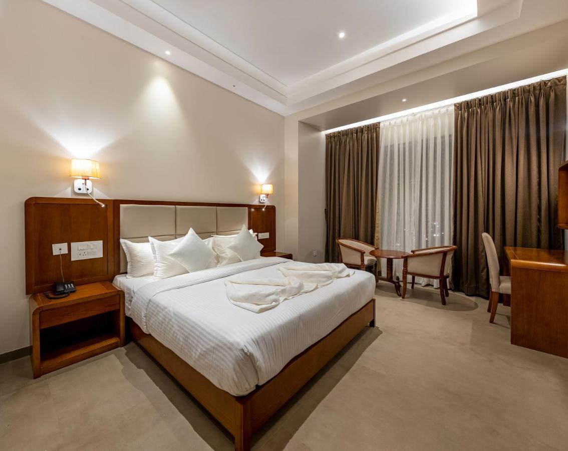 Grand Regal Hotel Chandoli Ngoại thất bức ảnh